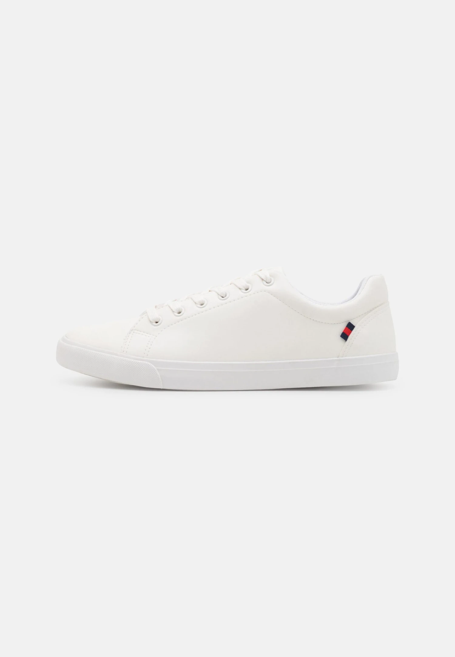 Unisex - Sneakers Laag - White Pier One Unisex - Sneakers Laag - White -Pier One 4d5a85fb07034b32bc3535edb39c8bc0 scaled