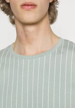 Pier One T-Shirt Print - Light Green -Pier One 59fcdea2813b4b59818e5463a76c36f9