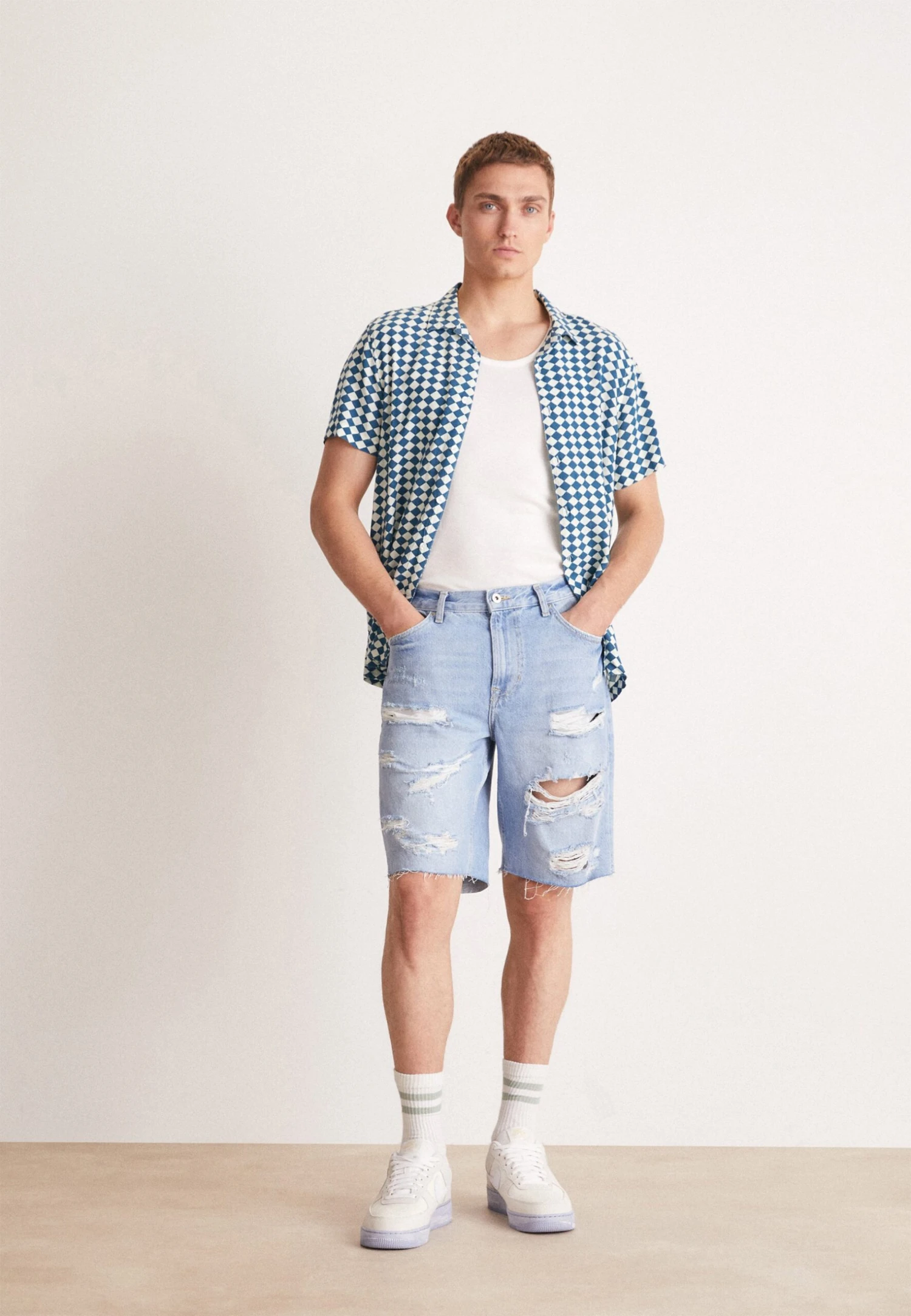 Jeansshort - Blue Denim Pier One Jeansshort - Blue Denim -Pier One 6072e3c0034848dc9d37d2aa2b9a7224 scaled