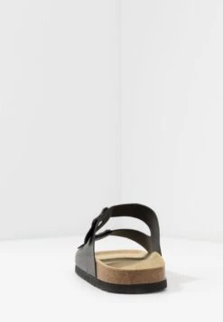 Pier One Unisex - Pantoffels - Black -Pier One 6792cddf649c4c73afdf1fc19e95f07f