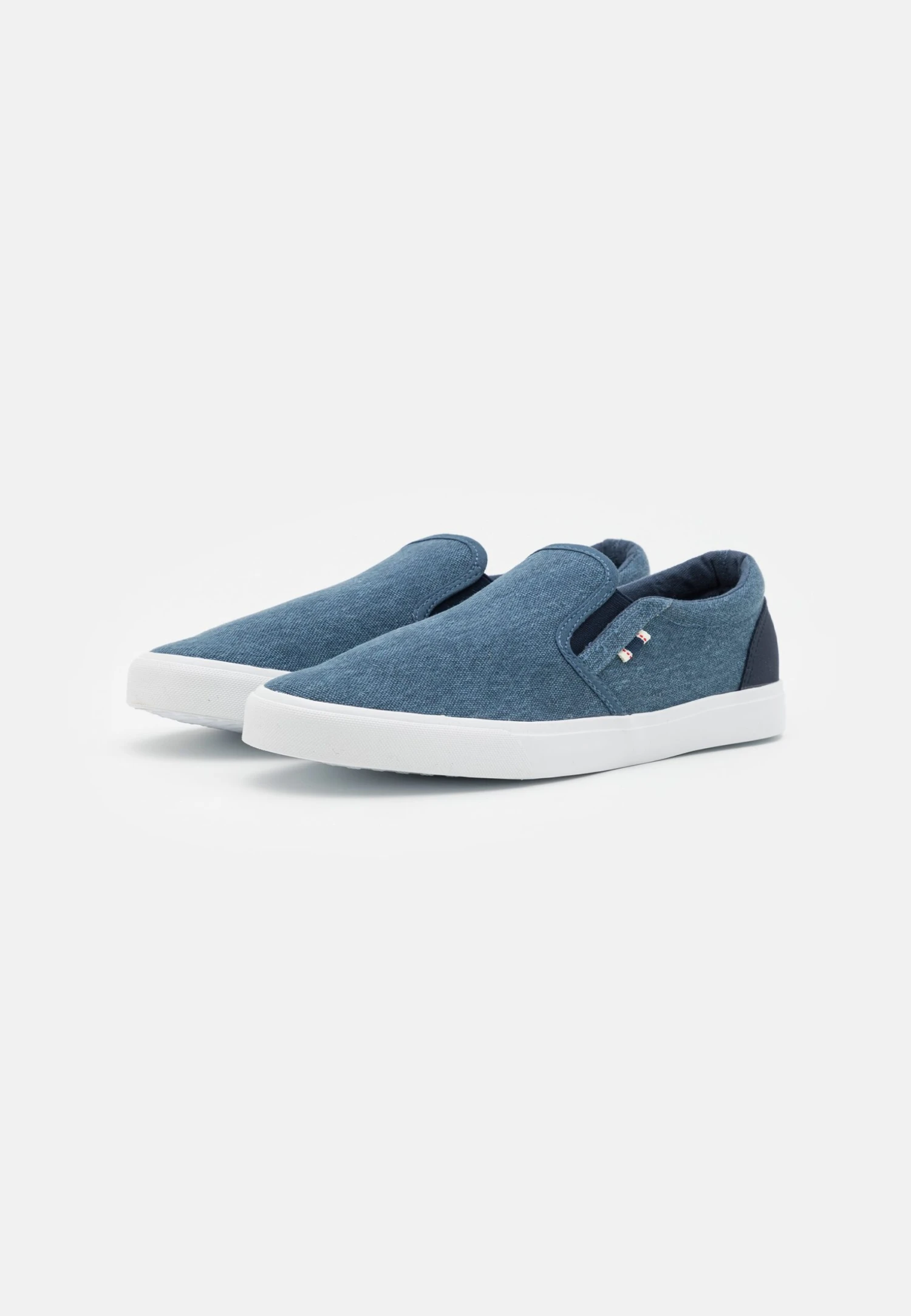 Sneakers Laag - Blue Pier One Sneakers Laag - Blue -Pier One 690ce6118e1c4ca298845d15a6ae072e scaled