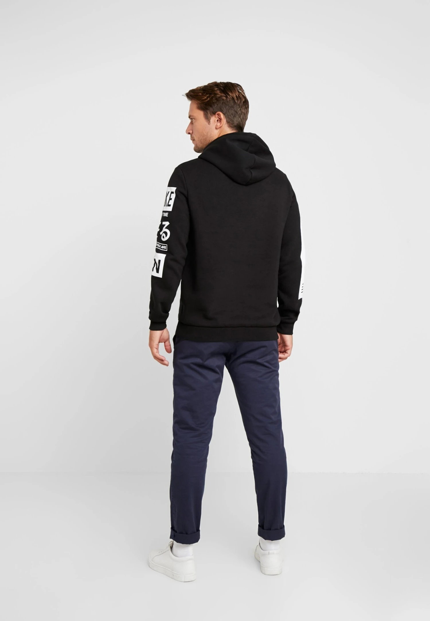 Hoodie - Black Pier One Hoodie - Black -Pier One 7fecb82302df4bf2b9aea4a6b73ead86 scaled
