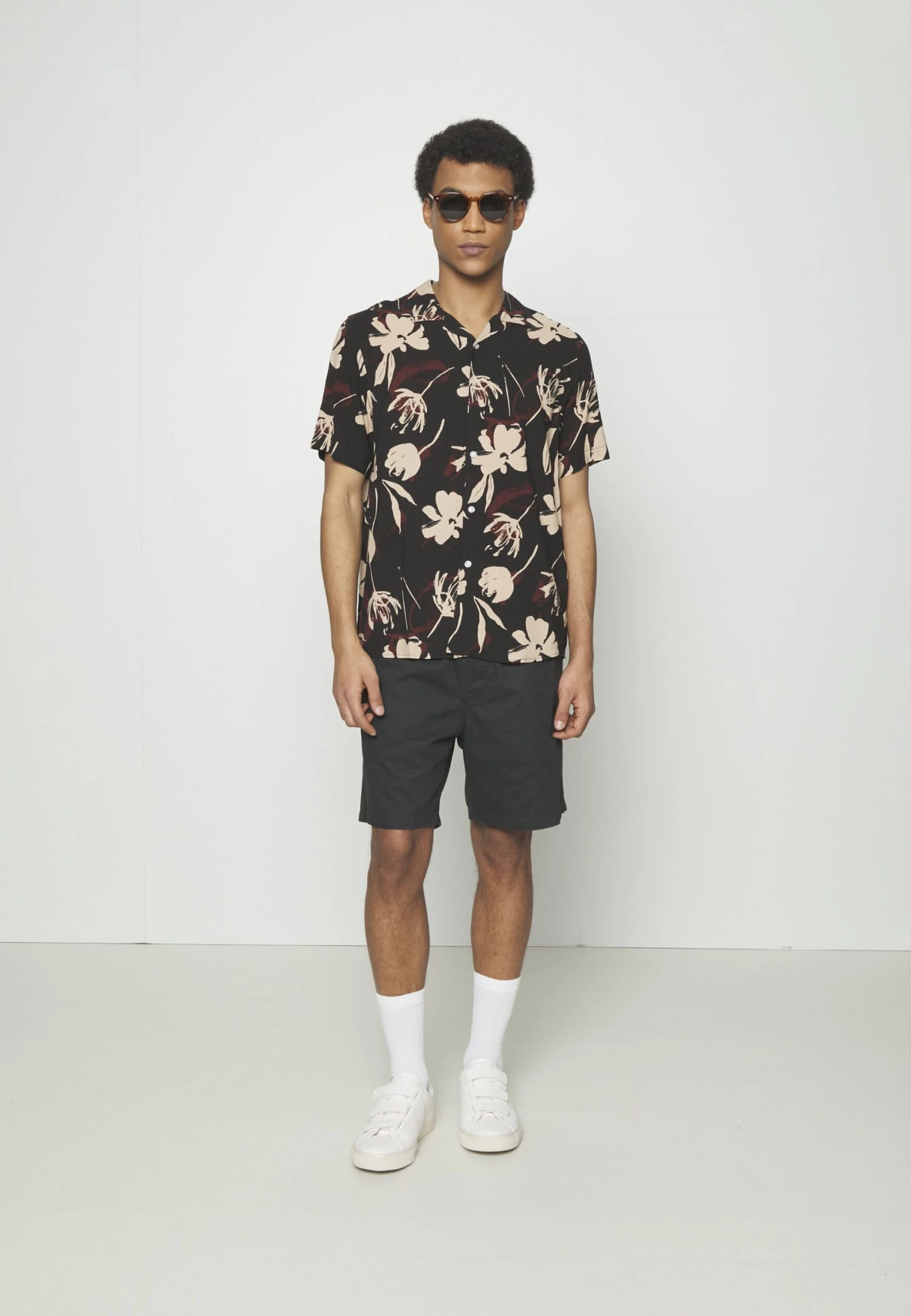 2 Pack - Shorts - Olive/Black Pier One 2 Pack - Shorts - Olive/Black -Pier One 893e8eba336149f1ababf2976072e0b5 scaled