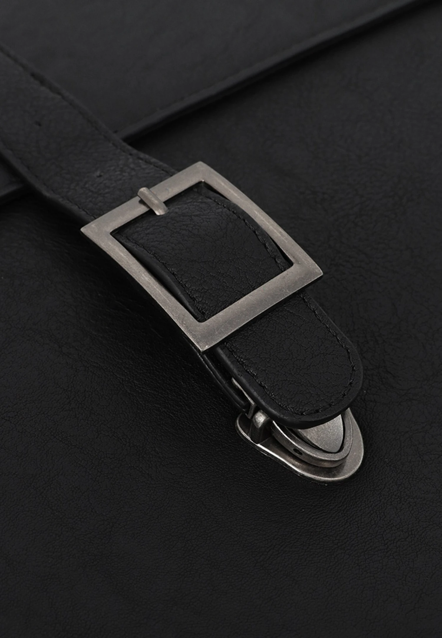 Aktetas - 802 - Black Pier One Aktetas - 802 - Black -Pier One a0daf5dc2db74fed92af0c067fd475b3 scaled