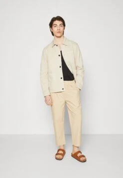 Pier One -Pier One a84d42a10b864aebb73e50c9edf8dc1b