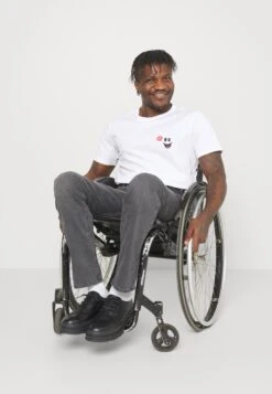 Pier One Straight Leg Jeans - Grey Denim -Pier One aa391ddaeb5b4eb88a37b8d011fe8892