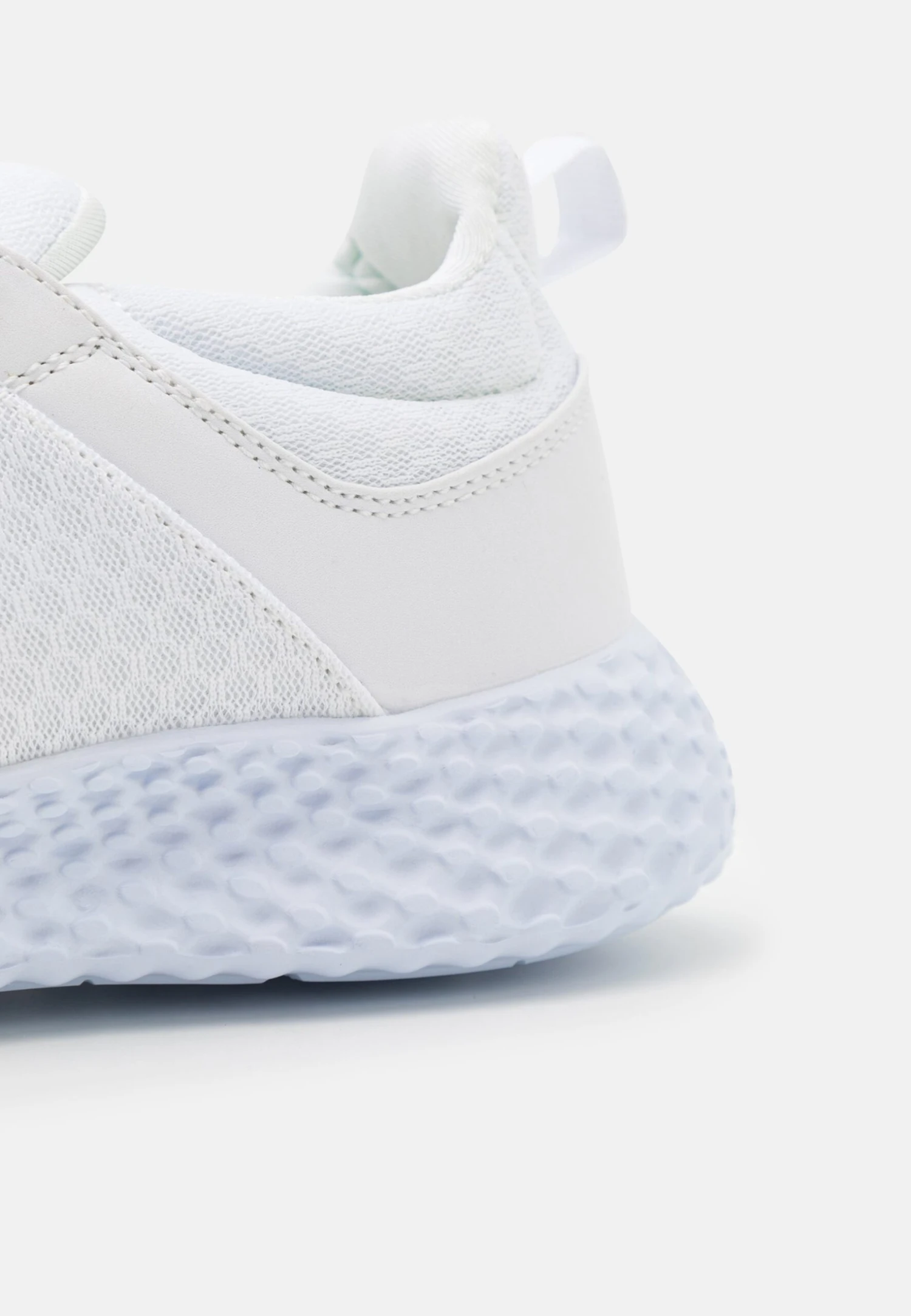 Sneakers Laag - White Pier One Sneakers Laag - White -Pier One c83a727e356d413a8a799844dd9db372 scaled