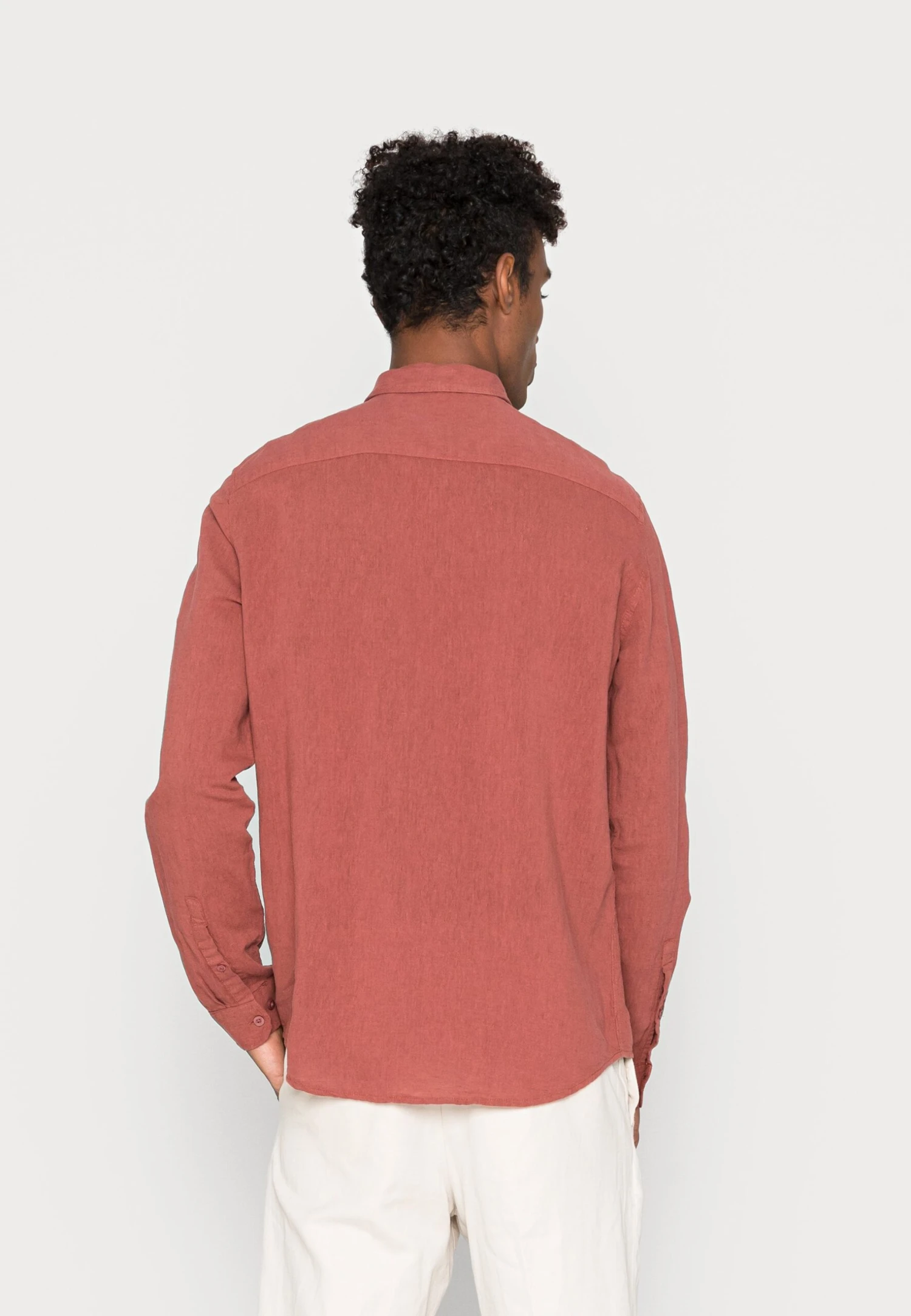 Overhemd - Cognac Pier One Overhemd - Cognac -Pier One e5f32f4175564023b7728f0be51ca3e0 scaled