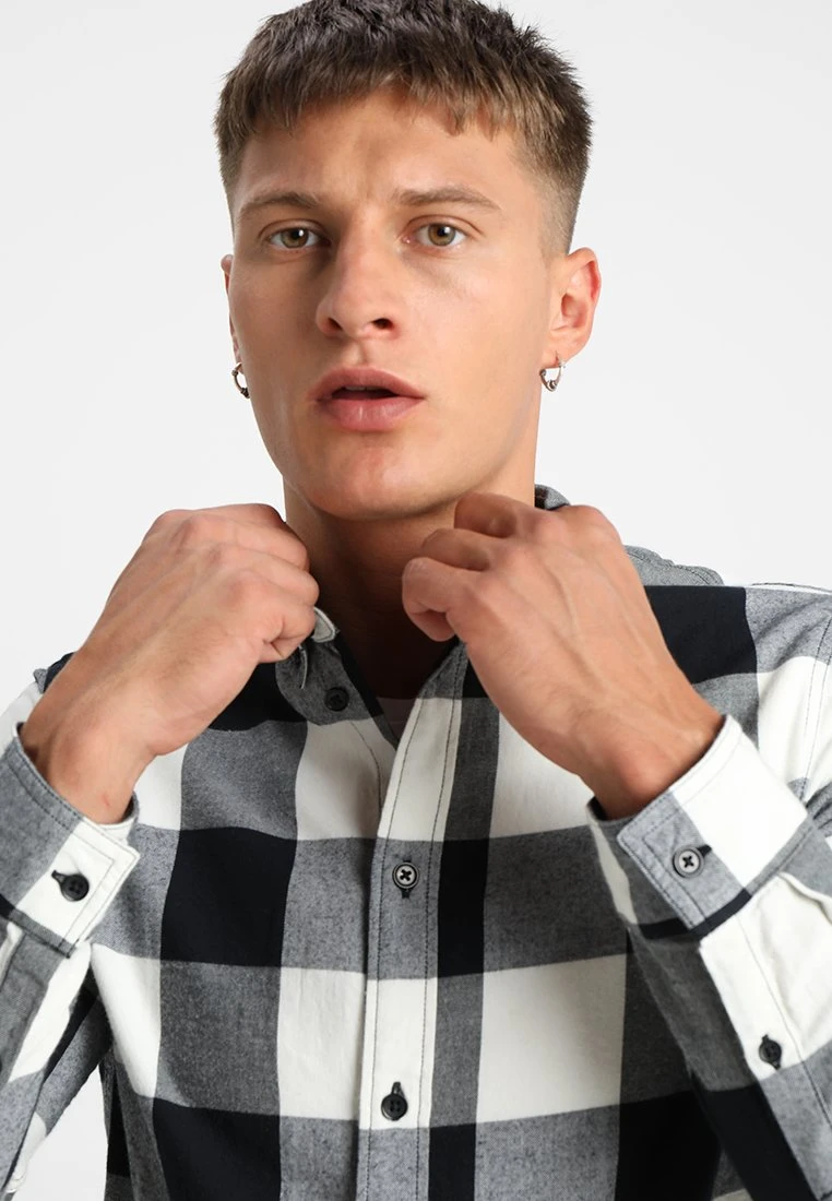 Overhemd - Black/White Pier One Overhemd - Black/White -Pier One f53db08a39734cb0a9045c08ab5cf6e6