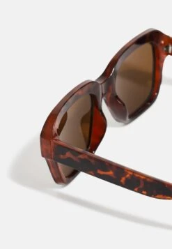 Pier One Unisex - Zonnebril - Black 7 Pier One Unisex - Zonnebril - Black -Pier One faad10b8a5a2445f865f09b5d12427d1